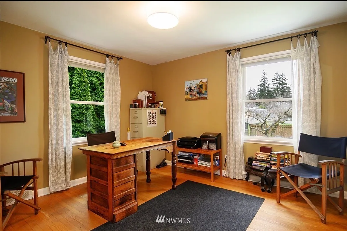 4 bed, 2060 sqft, $5,000 — Photo 2