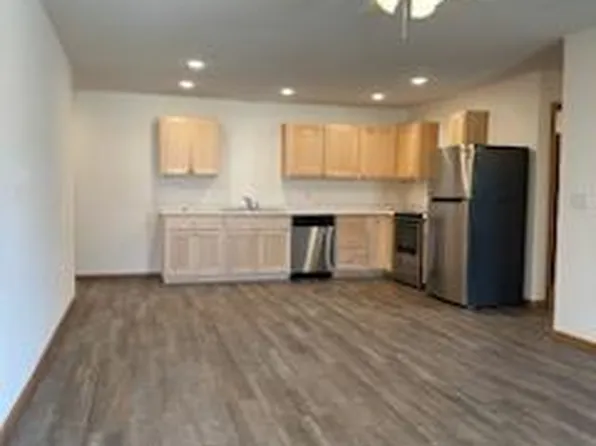 1502 Greenfield St #909, Baraboo, WI 53913