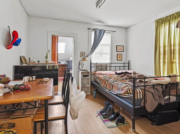 350 East 193rd Street image 8 of 17