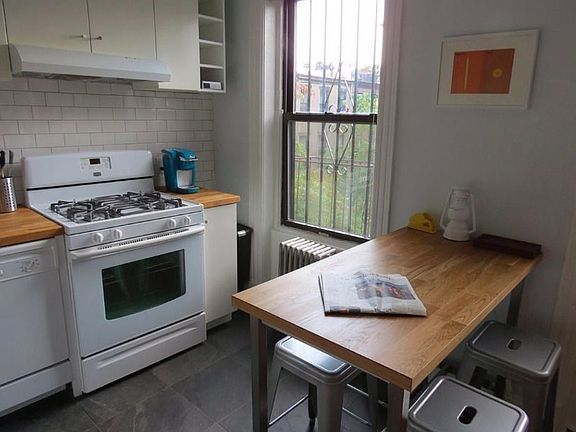 3rd image of 252 Stuyvesant Ave Floor 3