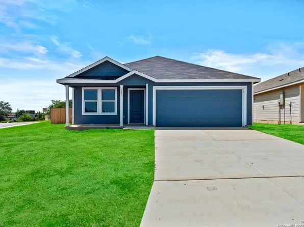 101 Autumn Trail, Floresville, TX 78114