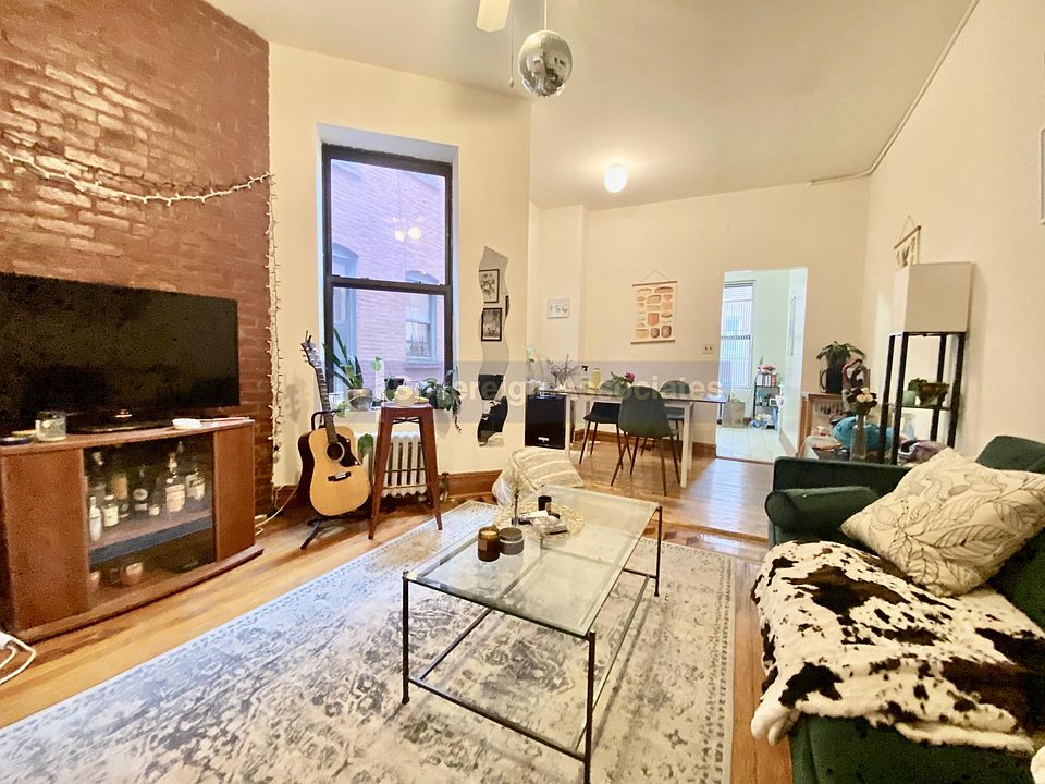 1st image of 219 W 106th St #W4