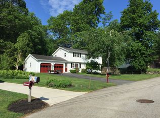 82 Wethersfield Rd, Nashua, NH 03062