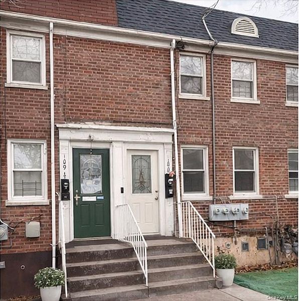 1st image of 109-19 202nd St #2