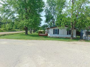 2760 Coke Rd, Mountain Grove, MO 65711