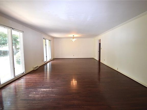 3rd image of 1900 Tiffany Pl