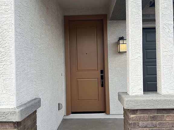 3rd image of 946 W Macaw Dr