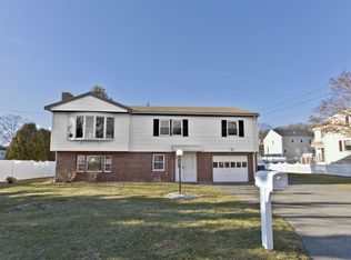 11 Floyd St, Saugus, MA 01906