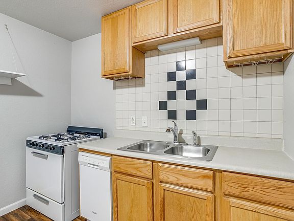 5th image of 3417 S University Dr APT A