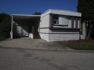 257 Shay Rd, Wheeling, IL 60090