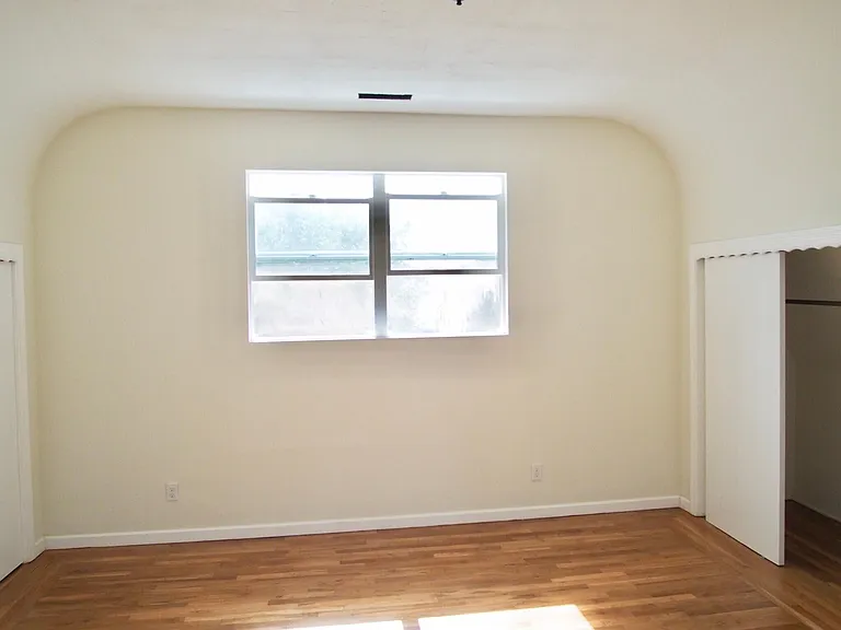 1328 Broadway — Photo 10