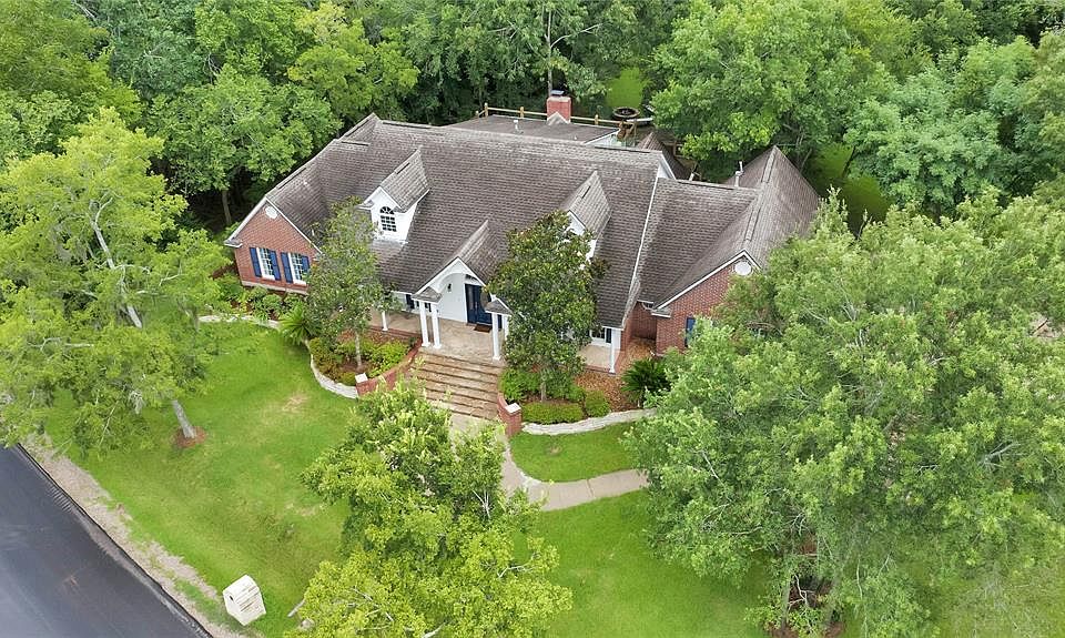 1st image of 1201 Myrtlewood Dr