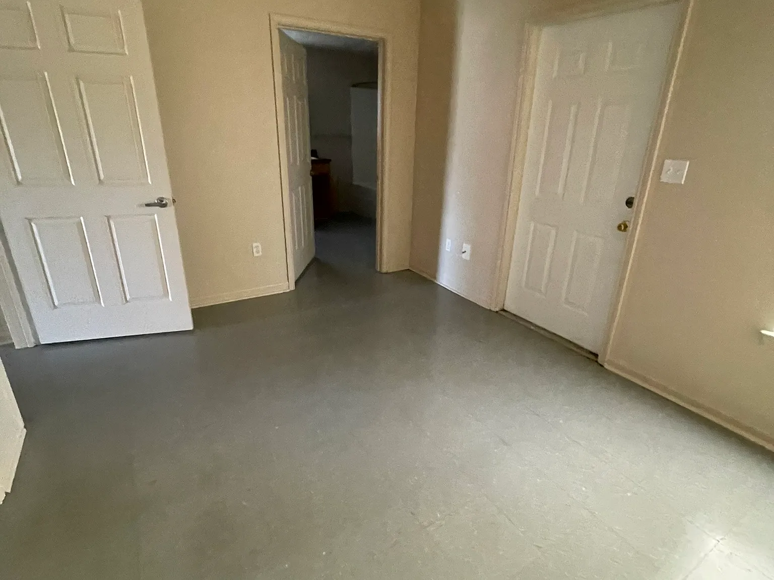 3 bed, 1156 sqft, $950 — Photo 3