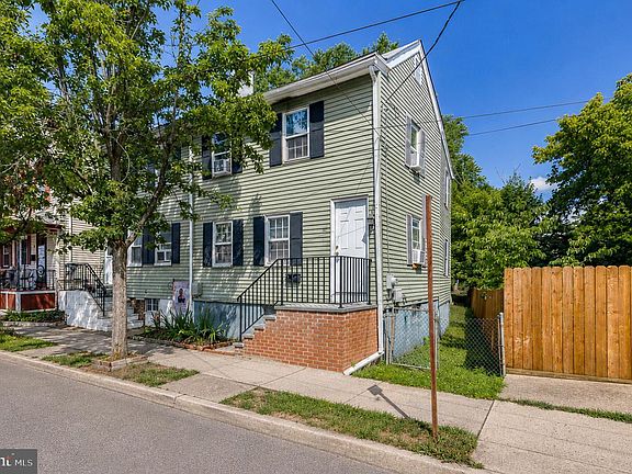 2nd image of 77 Mary St