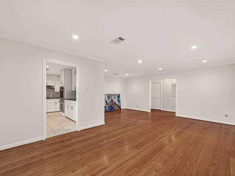 5666 Overbrook Ln — Photo 6