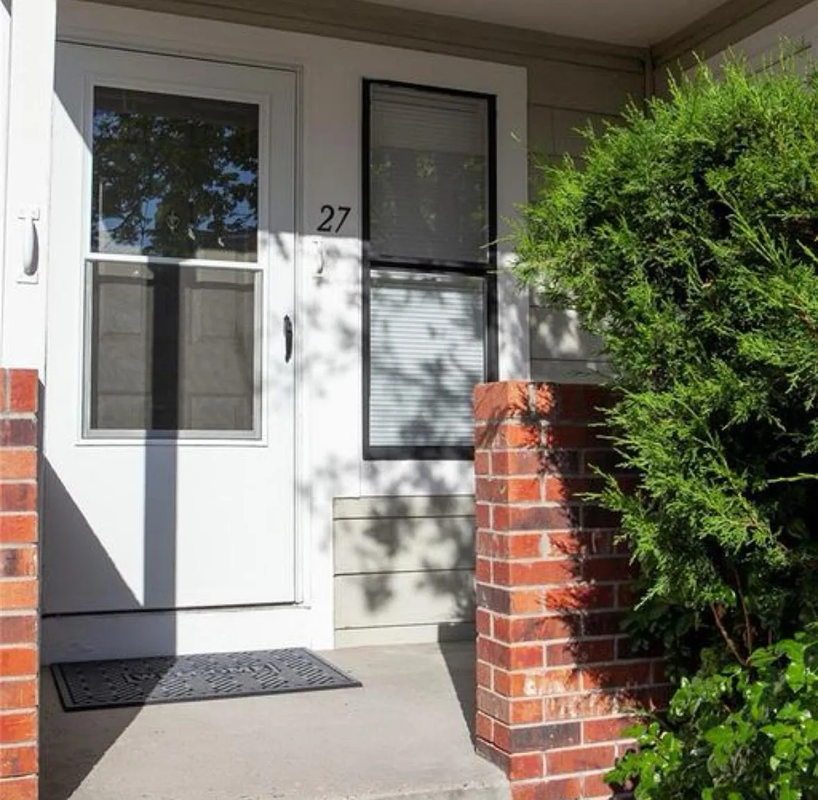 2 bed, 844 sqft, $1,800 — Photo 2