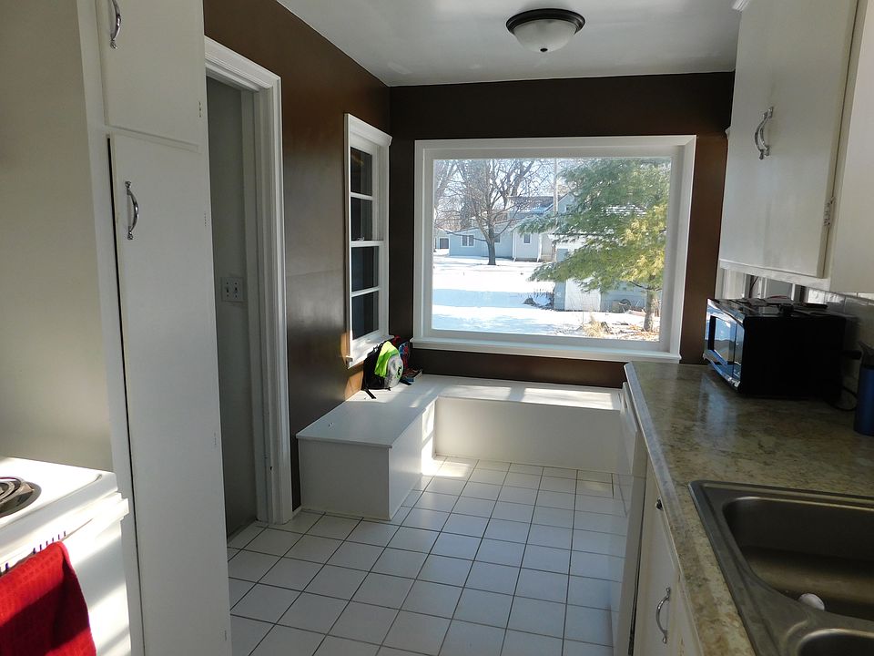 1st image of 111 Park Ave S