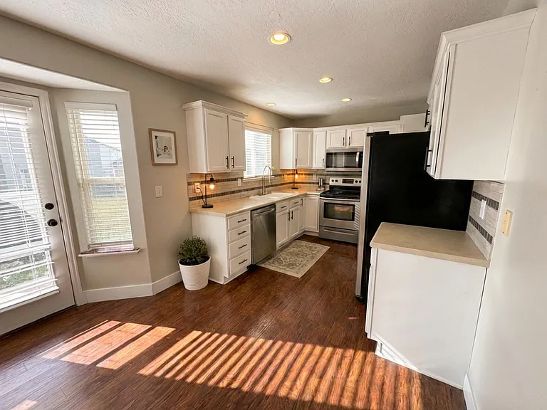 3225 W Davencourt Cir — Photo 4