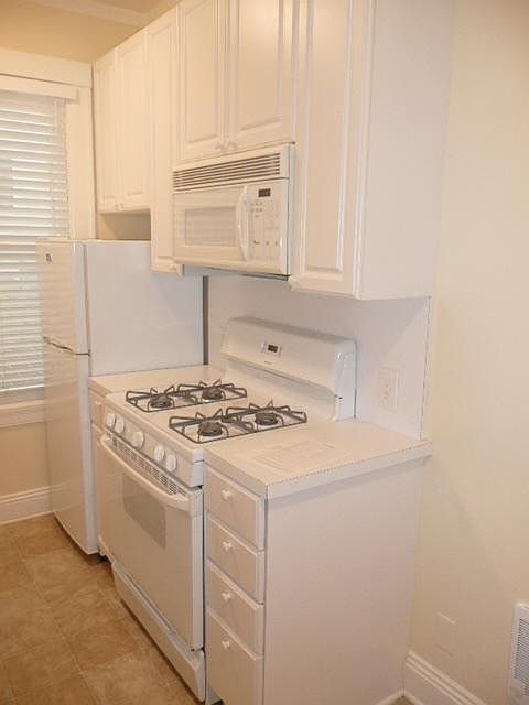 1st image of 1555 Greenwich St #19