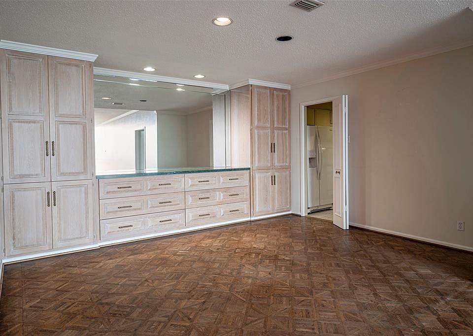 1st image of 6335 W Northwest Hwy APT 1316