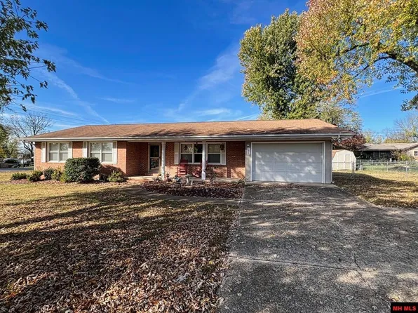 1402 Ashley St, Mountain Home, AR 72653