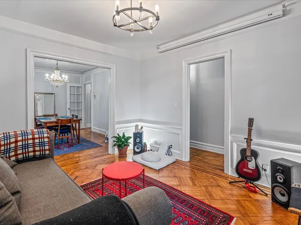 9204 Ridge Boulevard image 1 of 36