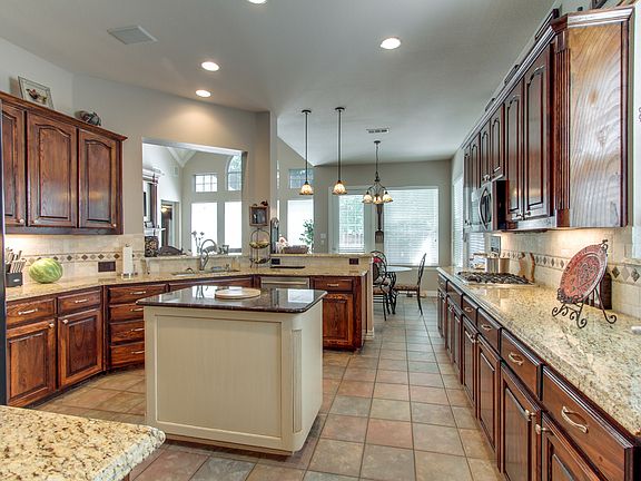 5th image of 4122 Abigail Dr