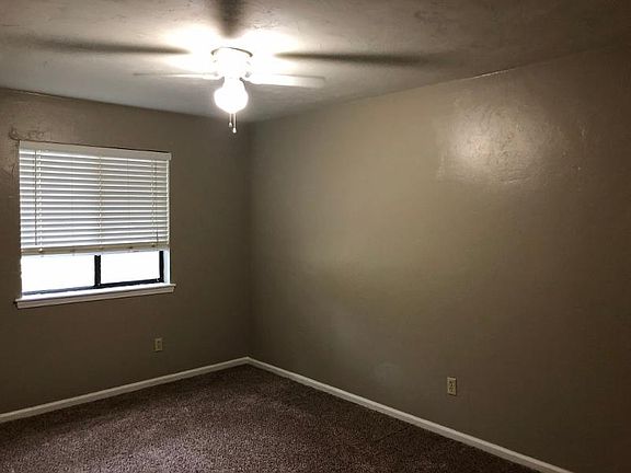 5th image of 1460 Willow Bend Way APT C