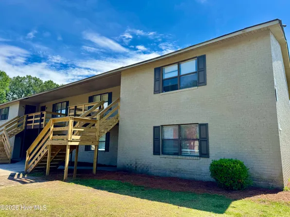 3209 Summer Pl APT 5, Greenville, NC 27834