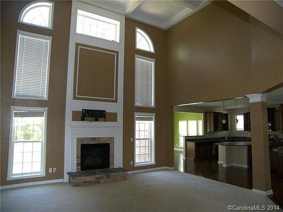 4th image of 8143 Castlestone Dr
