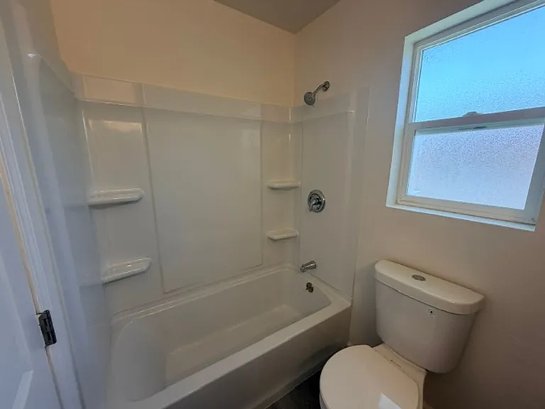 5415 Imperial Ave — Photo 15
