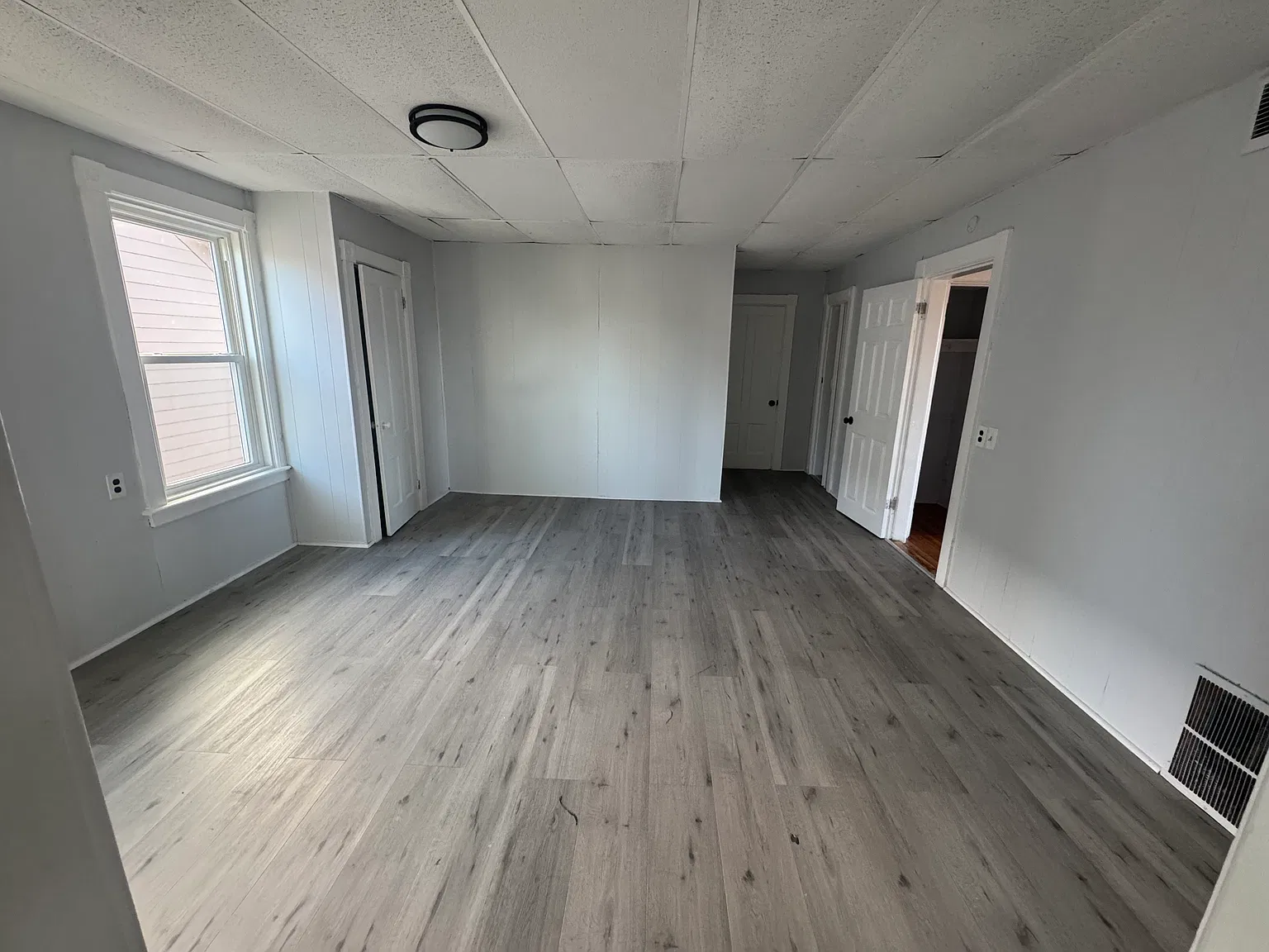 3 bed, 1500 sqft, $2,100 — Photo 3