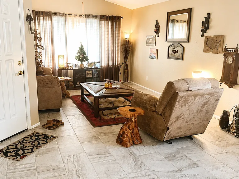 4631 E Torrey Pines Ln — Photo 11
