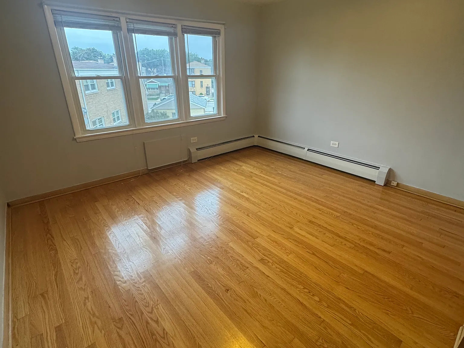 2 bed, 1000 sqft, $1,400 — Photo 4