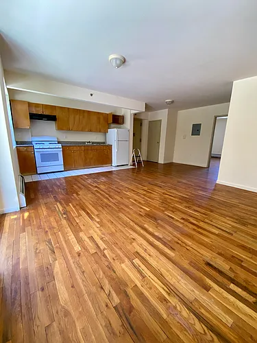 44 Hilton Ave Photo 1