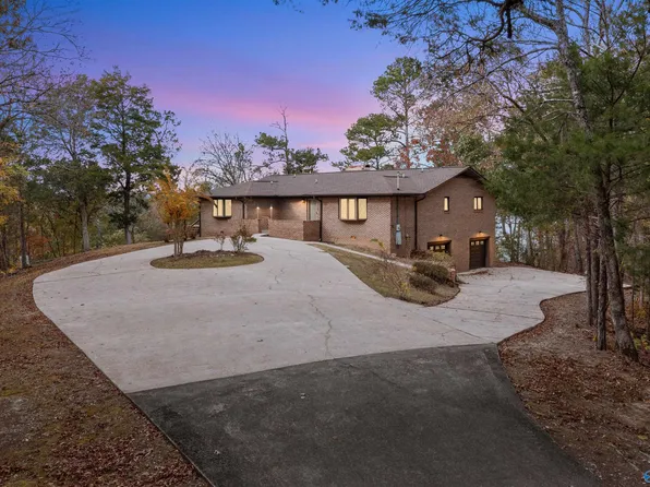 4908 Landers St, Hokes Bluff, AL 35903