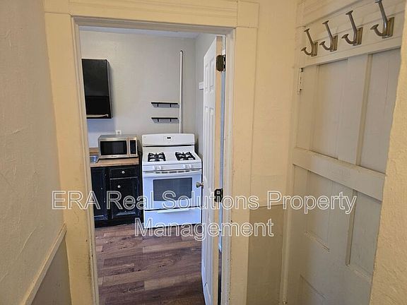 5th image of 3721 W 33rd St