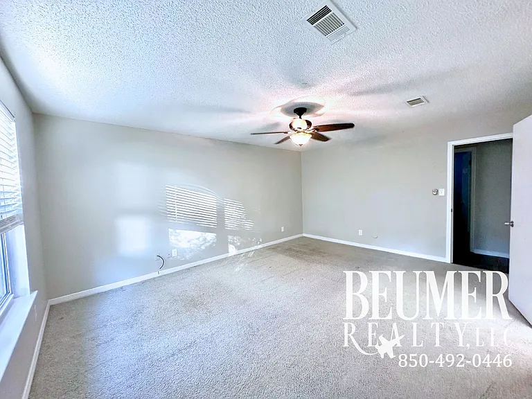 231 S 69th Ave — Photo 8