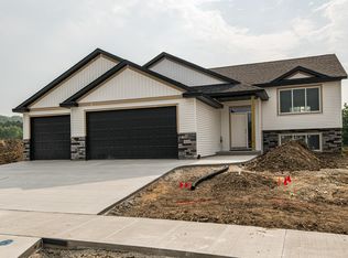 1820 37th Ave SE, Rochester, MN 55904