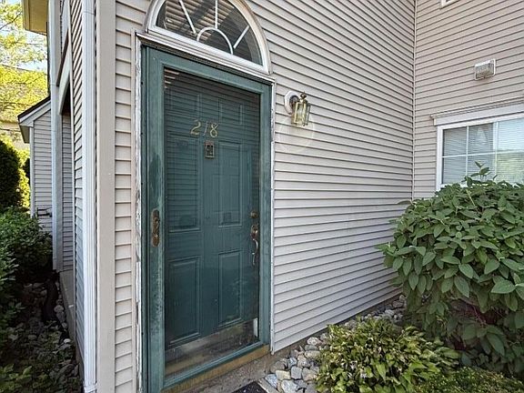 2nd image of 218 Cambridge Ct #218
