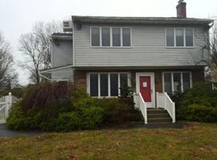 69 Dix Hwy, Dix Hills, NY 11746