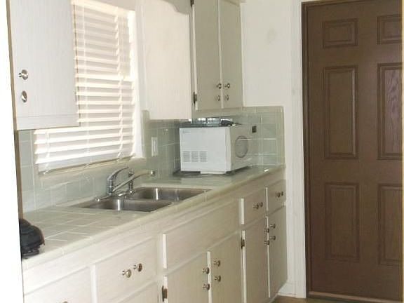 Kit.partial.with.window