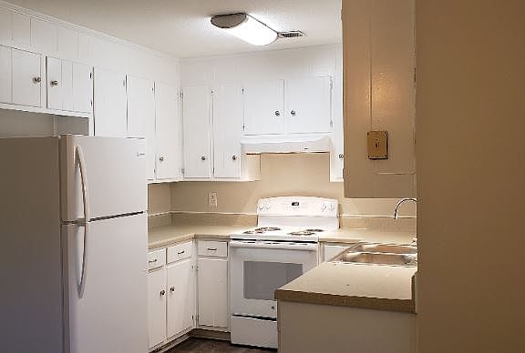 4th image of 418 Dogwood Ln #B