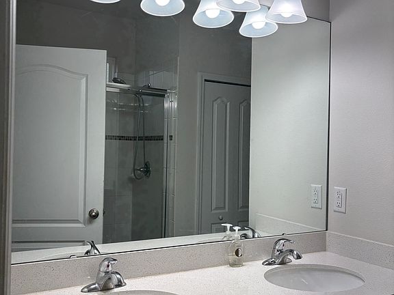 5th image of 12136 Ledbury Commons Dr