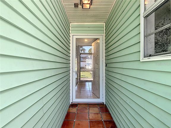 3rd image of 215 Northshore Cir