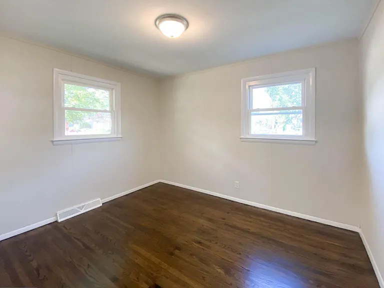 622 Fairmount Dr — Photo 9