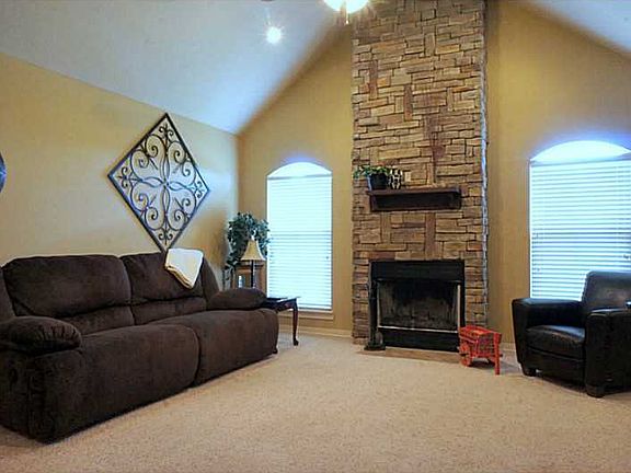 2nd image of 3114 SW Hillstone Ave