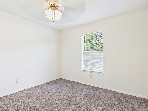 5th image of 2902 Prairie Flower Cir