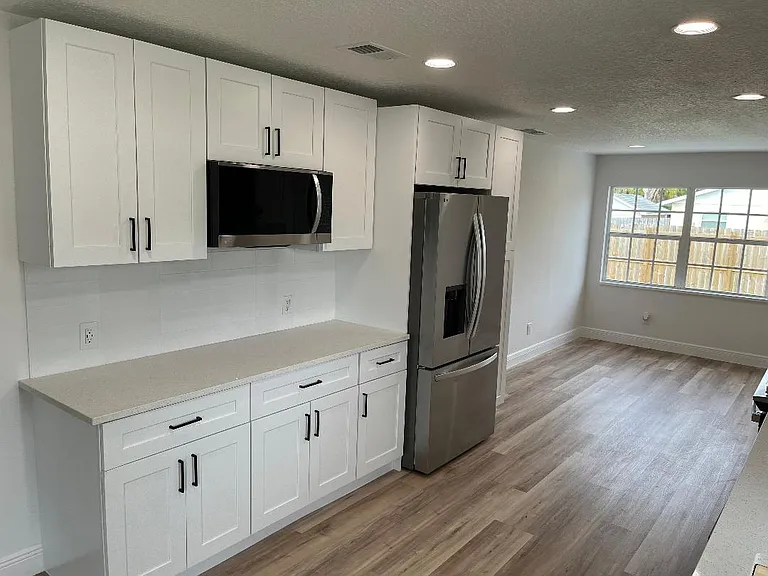 1385 S Harbor Dr — Photo 9