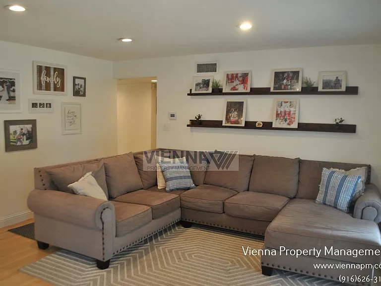 2913 Kerria Way — Photo 10